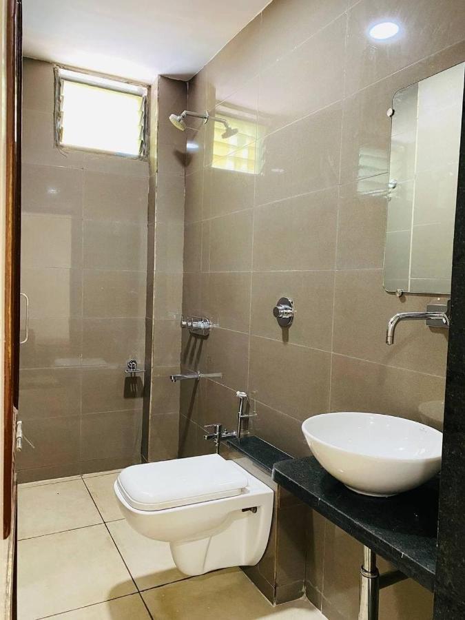 Hotel Tirth Ankleshwar ภายนอก รูปภาพ
