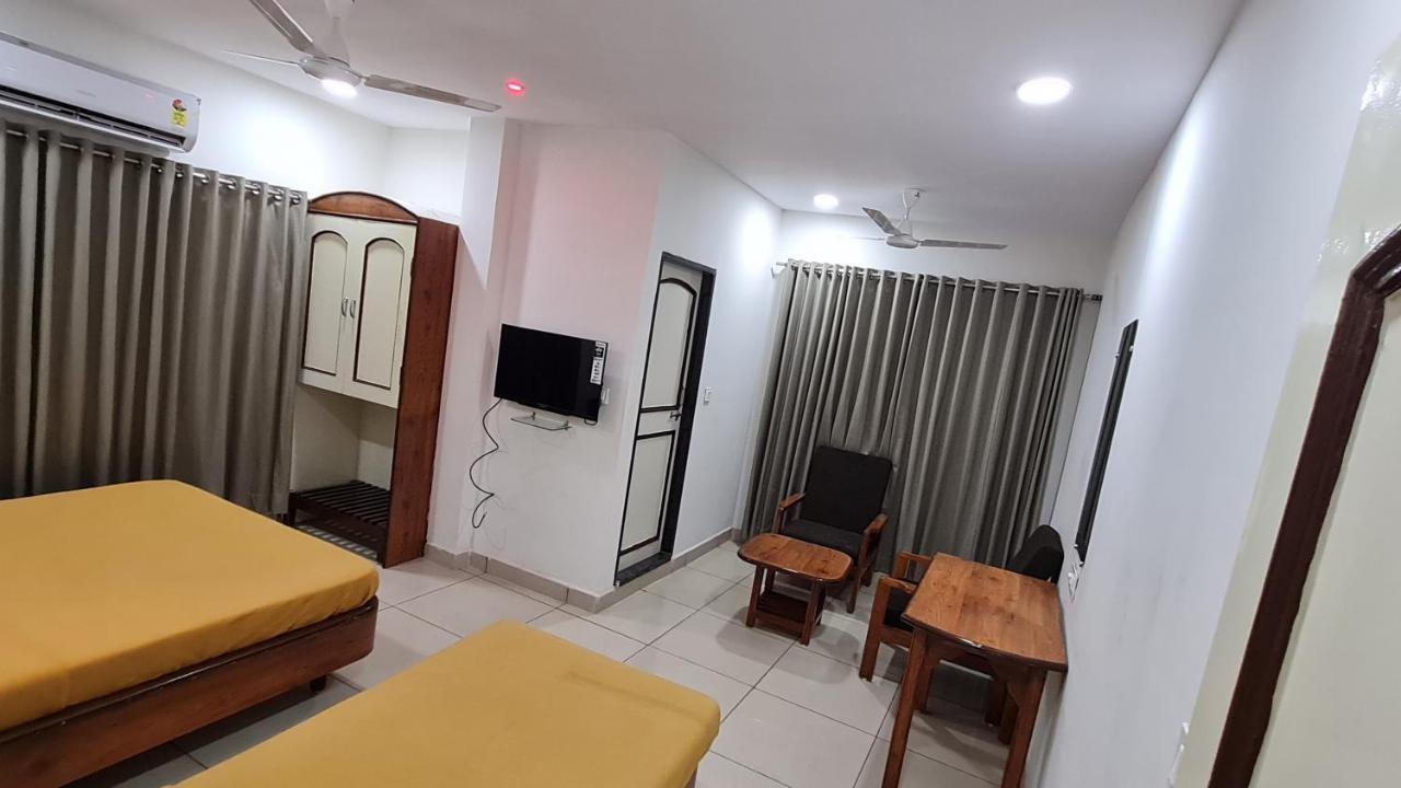 Hotel Tirth Ankleshwar ภายนอก รูปภาพ